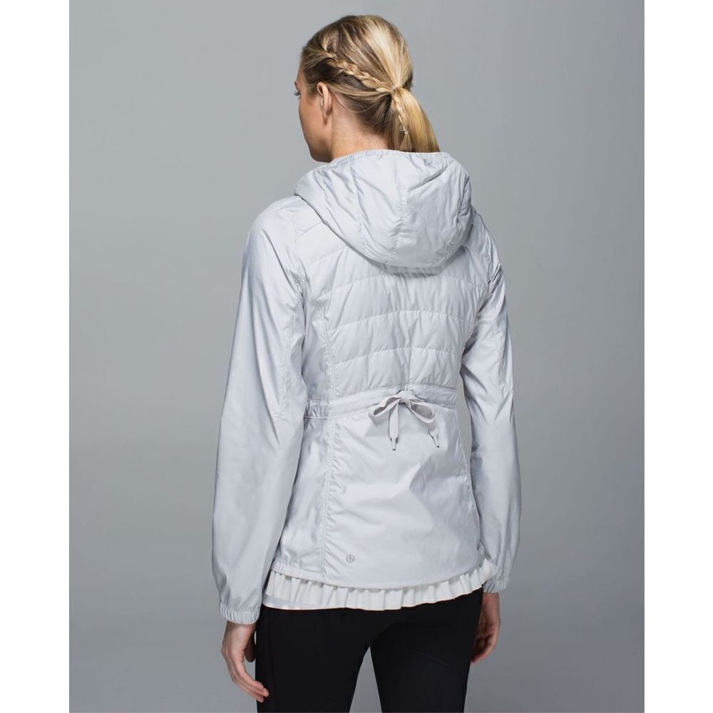 Womens Lululemon Spring Fling Puffy Windbreaker - Picture 2 of 6